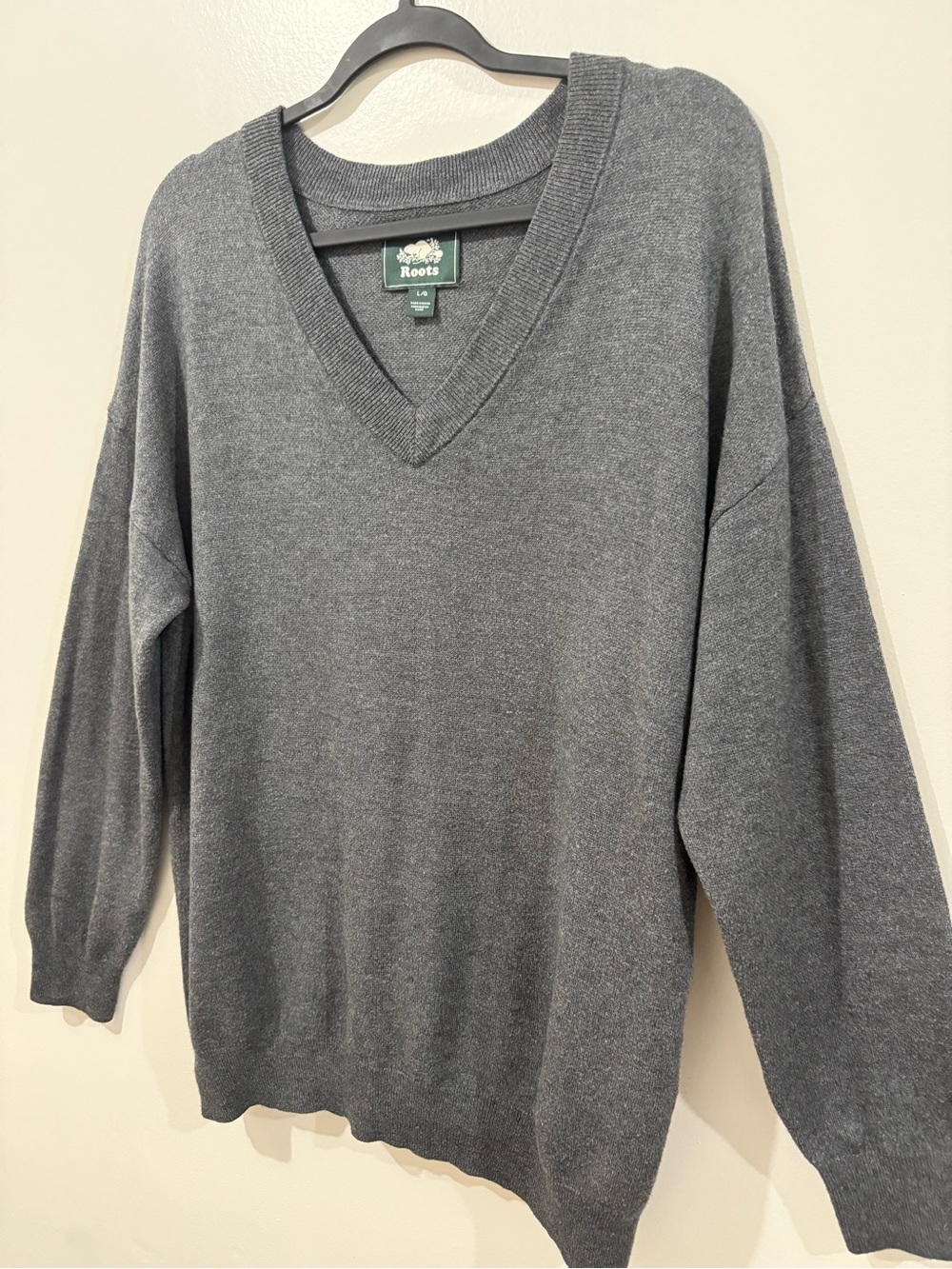 Roots V-Neck Pullover Sweater Charcoal Gray Wool Blend Size Large - Picture 2 of 9